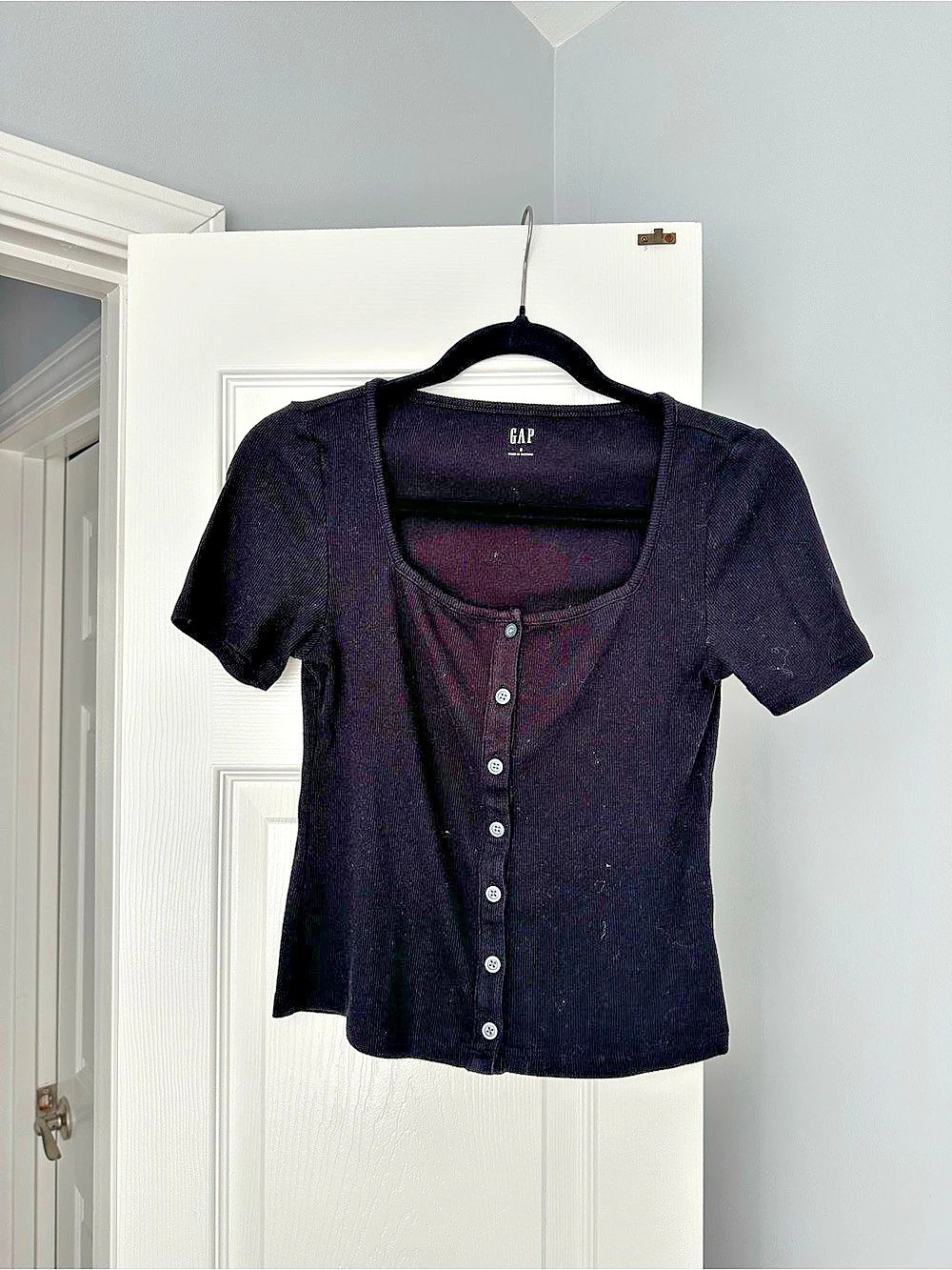 Gap Ribbed Button-Front Short Sleeve Top Black Size Small